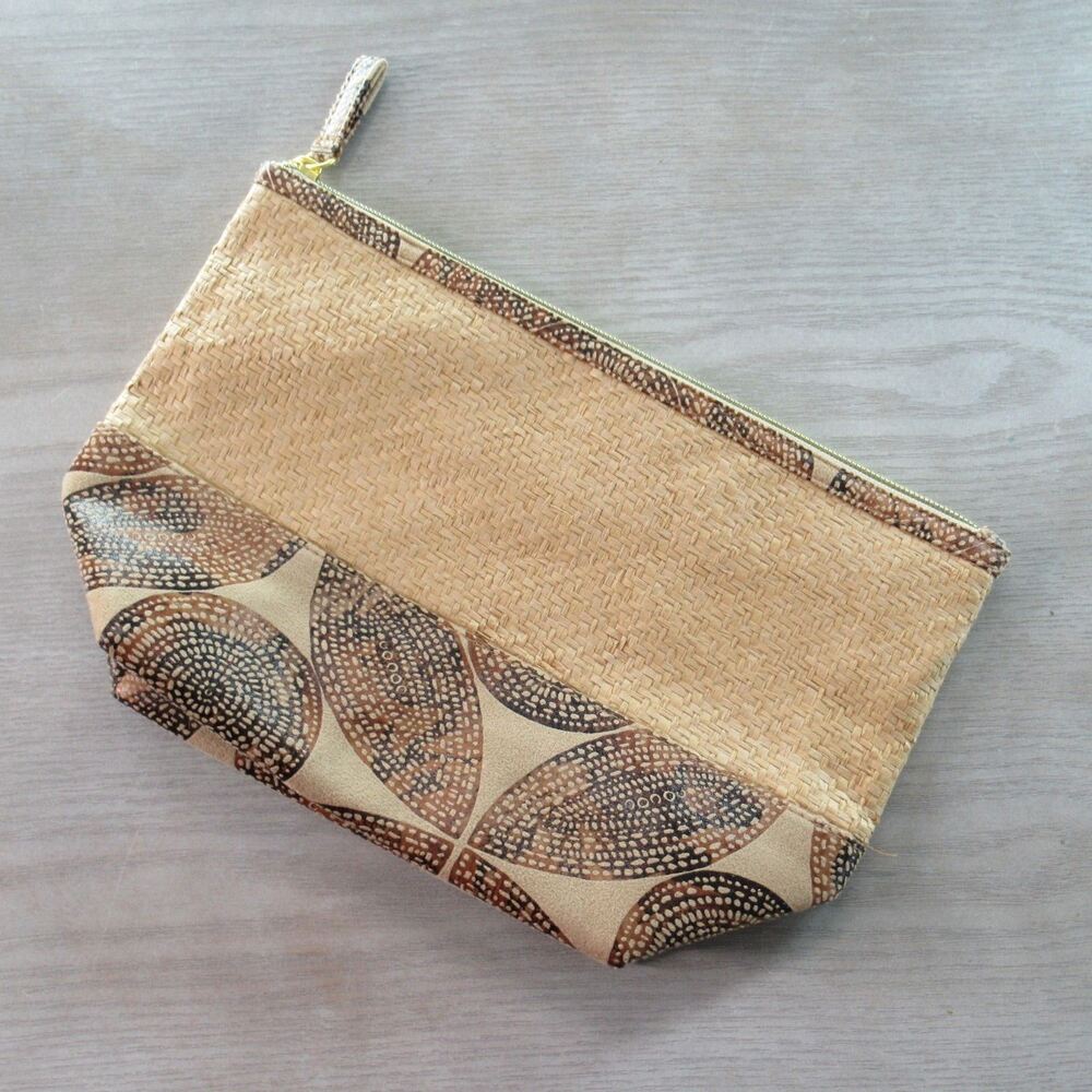 Avon Planet Spa Makeup Bag Women Paper Nylon Cosmetic Travel Case Zip Pouch